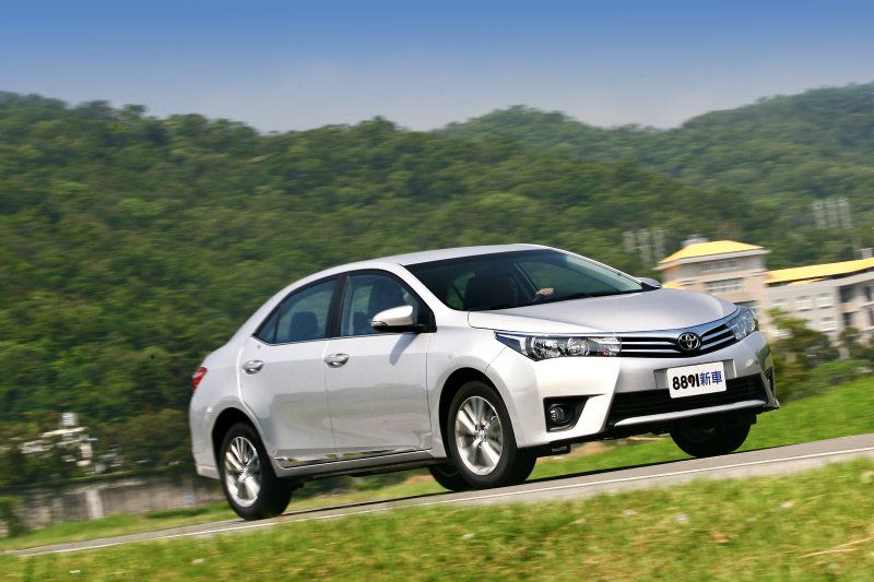 動態方面是11代Altis大有進步的地方,雖說人車連結感不足,但其實底盤功夫還算不錯。 動態方面是11代Altis大有進步的地方,雖說人車連結感不足,但其實底盤功夫還算不錯。