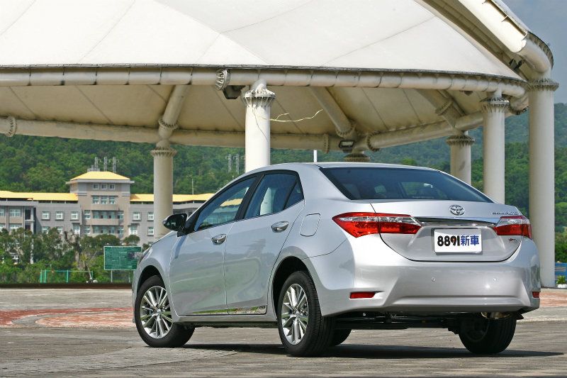 有些遺憾的,新車型依舊僅配備雙氣囊而已。 有些遺憾的,新車型依舊僅配備雙氣囊而已。