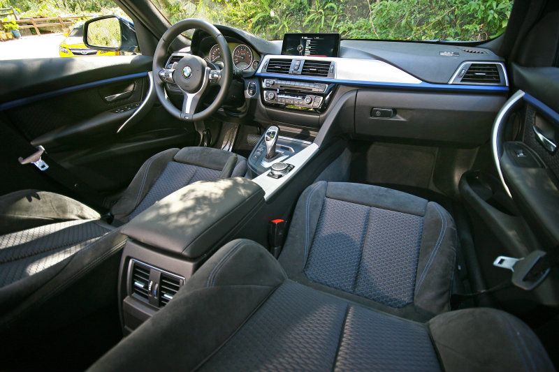 車室內配備M Sport套件，顯得相當熱情富運動性。