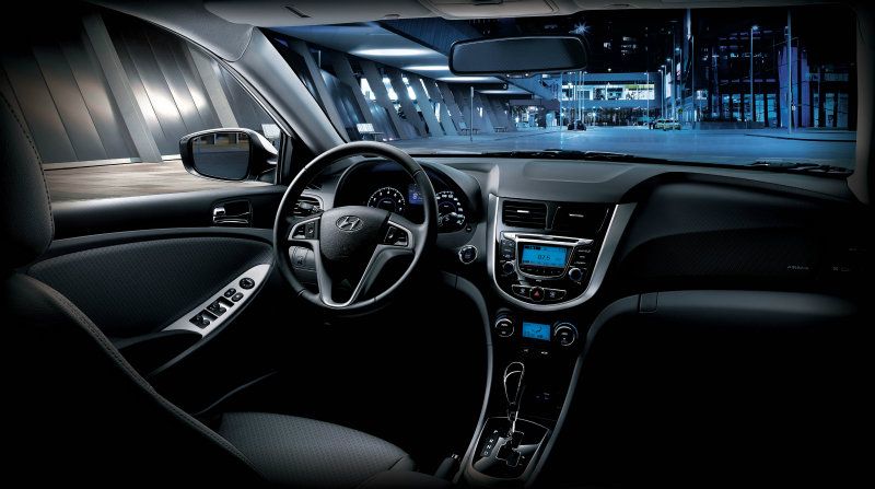 立基2570mm軸距長度與1700mm車寬,Verna1.6L有著更勝對手的空間基礎。 立基2570mm軸距長度與1700mm車寬,Verna1.6L有著更勝對手的空間基礎。