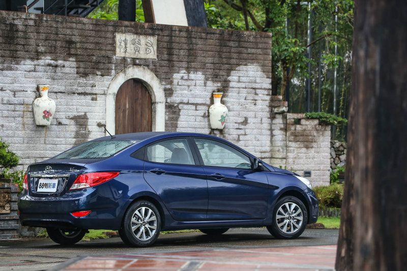 外觀設計同樣導入流體雕塑風格,呈現當前車壇時興的Coupe-Like。 外觀設計同樣導入流體雕塑風格,呈現當前車壇時興的Coupe-Like。