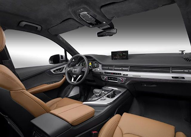 新一代Q7車系皆全數採第三排具備電折功能的7人座設定,日照感應式四區獨立恆溫空調為 40 TFSI Luxury以上車型的標準配備。 新一代Q7車系皆全數採第三排具備電折功能的7人座設定,日照感應式四區獨立恆溫空調為 40 TFSI Luxury以上車型的標準配備。
