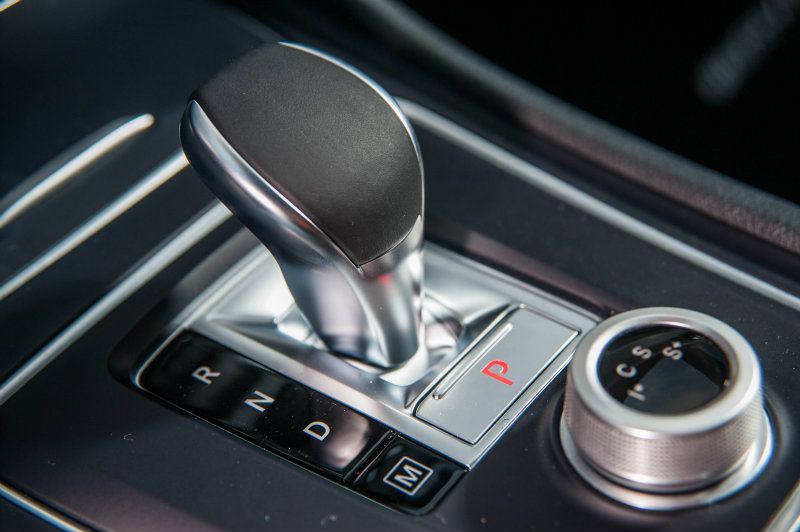除了A 45 AMG 4Matic以外,小改款A-Class全車系皆配備7G-DCT雙離合器7速自手排變速系統。 除了A 45 AMG 4Matic以外,小改款A-Class全車系皆配備7G-DCT雙離合器7速自手排變速系統。