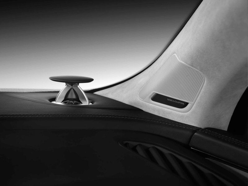   The new Audi Q7是四環品牌旗下首部整合Bang & Olufsen先進音響系統與 3D環繞音效的車款,以總輸出功率高達1920 W的23支揚聲器,無論何種音源都能產生3D環境音效。   The new Audi Q7是四環品牌旗下首部整合Bang & Olufsen先進音響系統與 3D環繞音效的車款,以總輸出功率高達1920 W的23支揚聲器,無論何種音源都能產生3D環境音效。