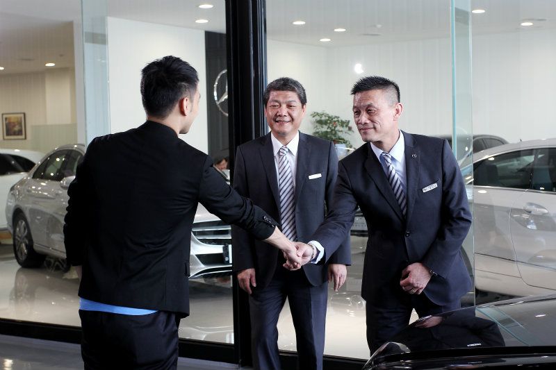 專業的鑑價師來為原有的愛車進行鑑價服務。