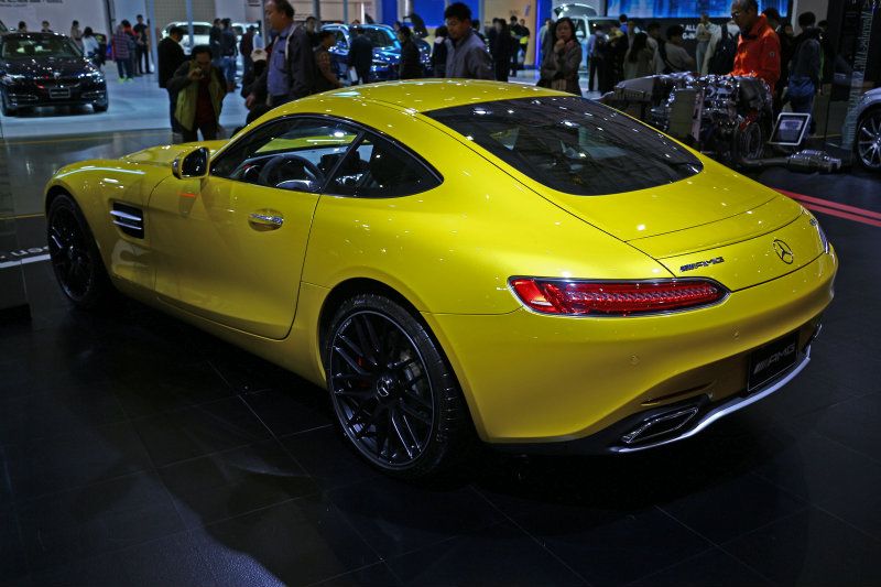 相較於SLS AMG，Mercedes-AMG GT有更精悍的車身尺碼，並同樣採用長車頭、短車身的設計。