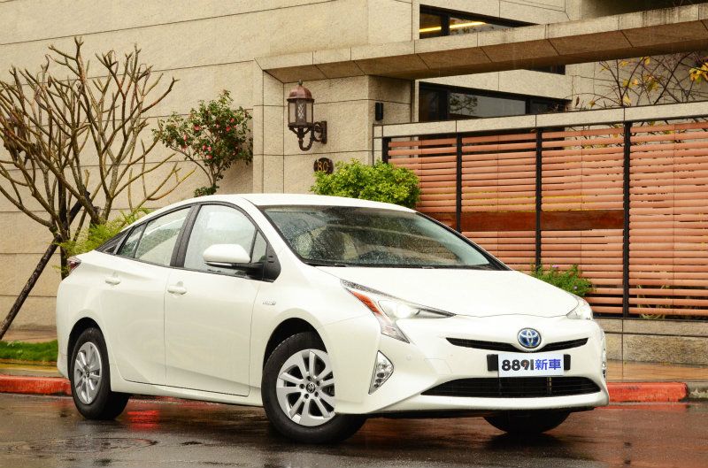 Prius細膩的油電轉換感受無愧是油電車先驅