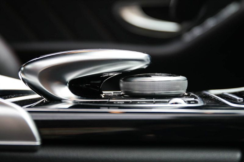 控制介面設計宛如精品般的精雕細琢。 控制介面設計宛如精品般的精雕細琢。