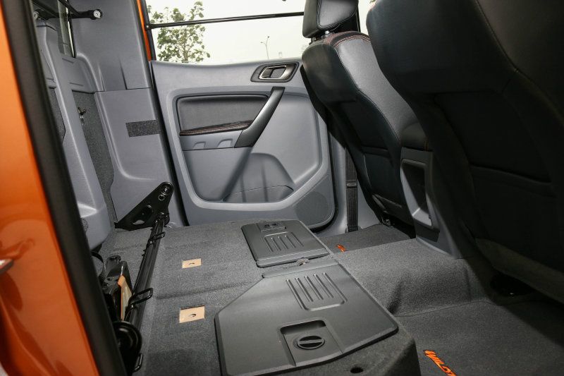 因國內法規的緣故,歸類為貨車的Ranger並無法配置後座,理論上也會降低底盤與輪胎滾動噪音的抑制程度。 因國內法規的緣故,歸類為貨車的Ranger並無法配置後座,理論上也會降低底盤與輪胎滾動噪音的抑制程度。