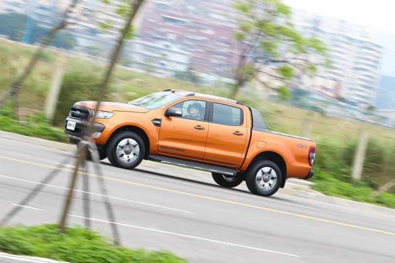 以P-Box進行0~100km/h實測加速,Range達成10.86秒成績,0~400m則為17.56秒@126.89km/h,忠實反映低轉速高扭力的特質。 以P-Box進行0~100km/h實測加速,Range達成10.86秒成績,0~400m則為17.56秒@126.89km/h,忠實反映低轉速高扭力的特質。