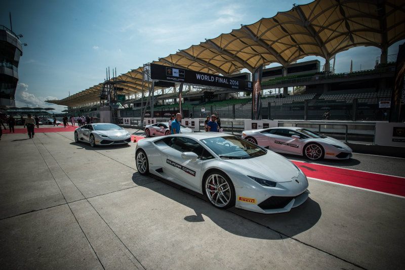 在雪邦賽道試駕Huracan LP610-4是個美好經驗,也讓人明白在多數一般道路上,很難將這頭小牛發揮到極限! 在雪邦賽道試駕Huracan LP610-4是個美好經驗,也讓人明白在多數一般道路上,很難將這頭小牛發揮到極限!