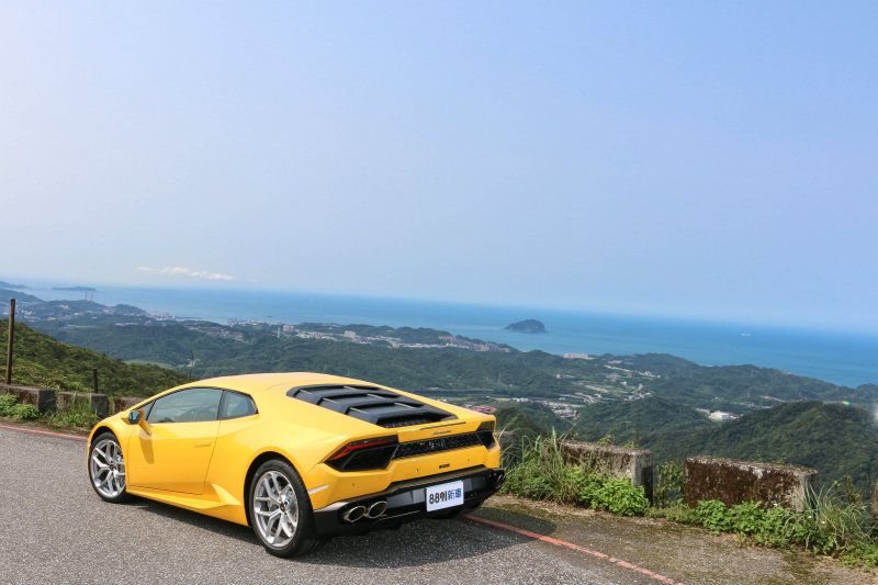 雖然LP580-2具有入門小牛的意味,但在我們眼中絕對不入門,AWD改為RWD之後,反而讓人想一探究竟! 雖然LP580-2具有入門小牛的意味,但在我們眼中絕對不入門,AWD改為RWD之後,反而讓人想一探究竟!