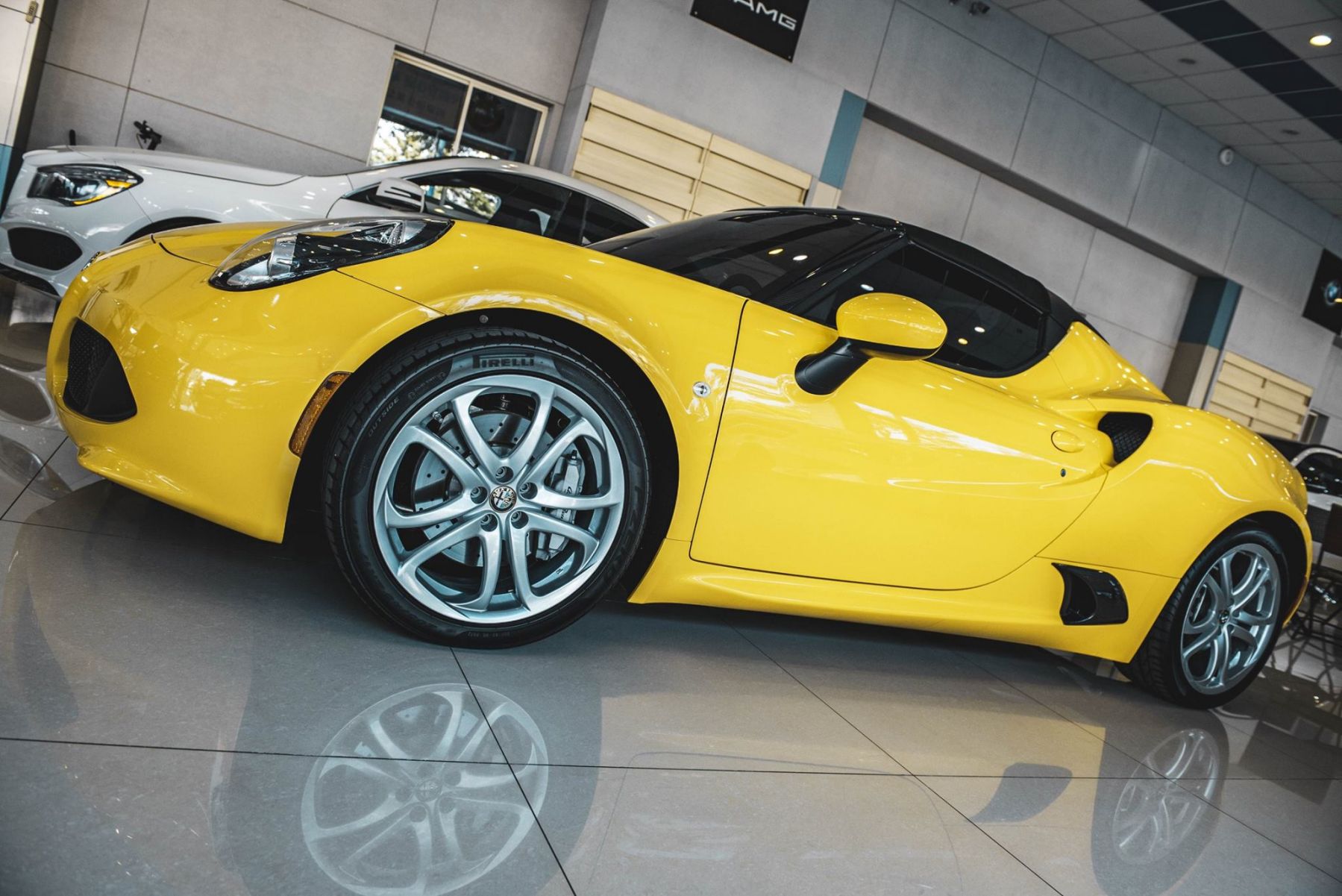 81中古車 愛快羅密歐4c 1 8l 全台稀少alfa Romeo 4c Spider 16 全新展示車