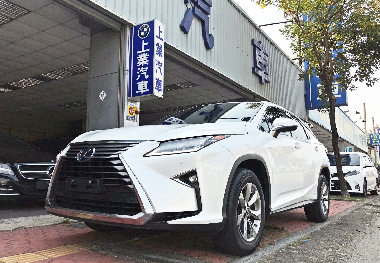 18年lexus Rx450hl 頂級7人座 中古車價格 圖片 配備 說明 81汽車