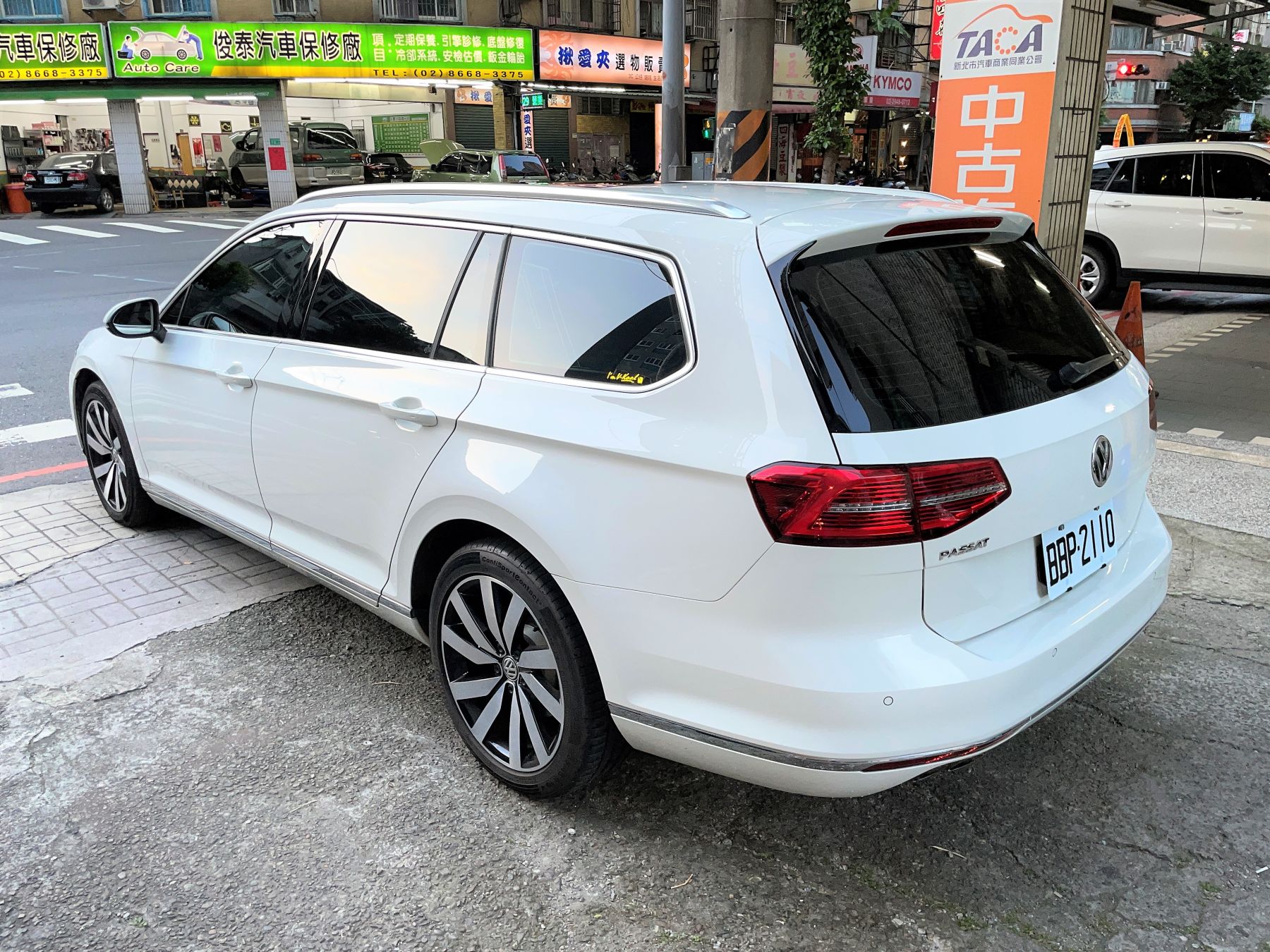 81中古車 福斯passat Variant 2 0l 新北市 旅行車帕莎 16年福斯 Passat 一手原廠保養 全景天窗雙電動椅