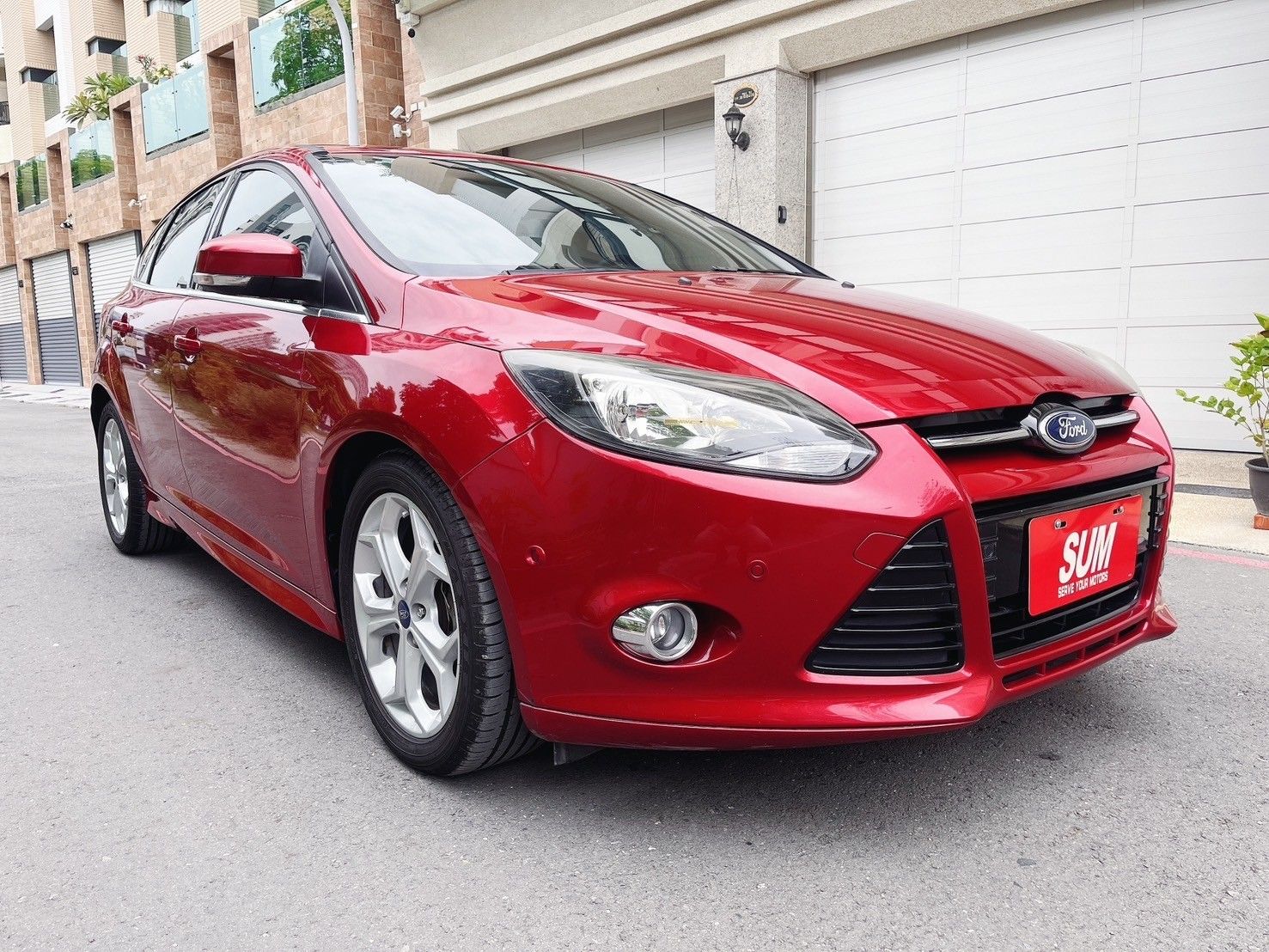 Ford Focus 5D 2015年二手車 19.9萬 高雄市-威霸汽車 | 8891汽車