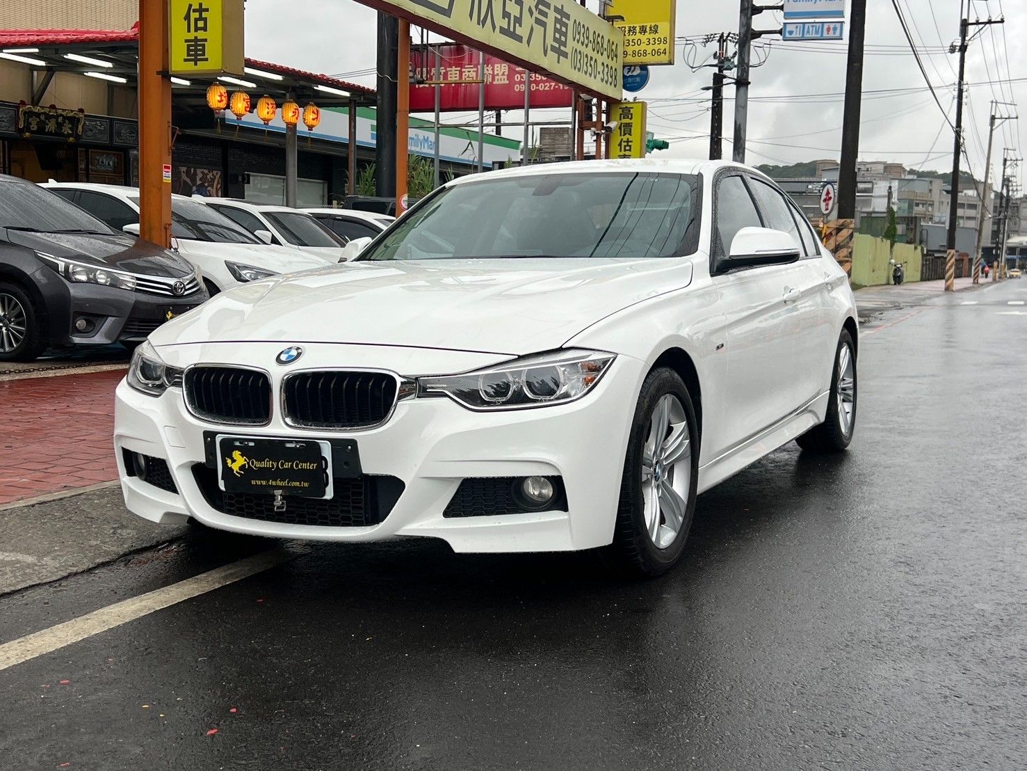 BMW 3-Series Sedan 320i