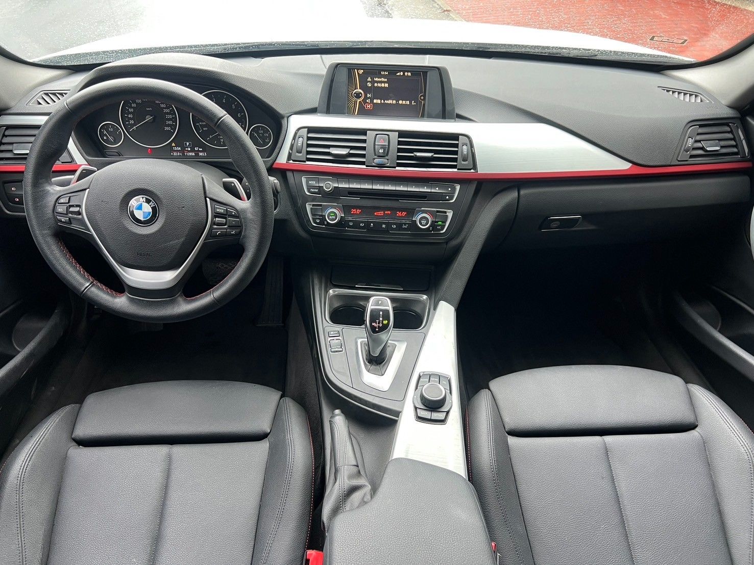 BMW 3-Series Sedan 320i