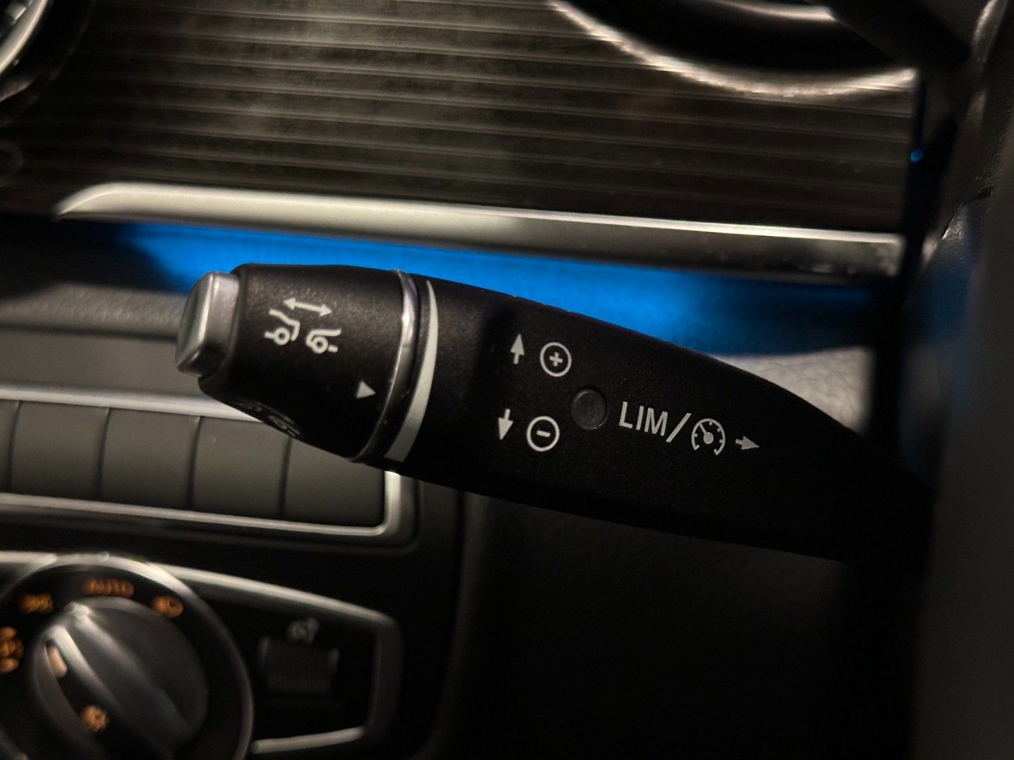 Mercedes-Benz V-Class V220d