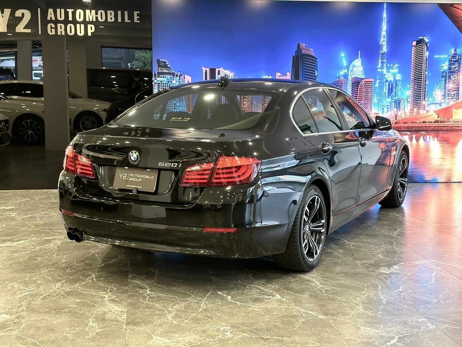 BMW 5-Series Sedan 520i
