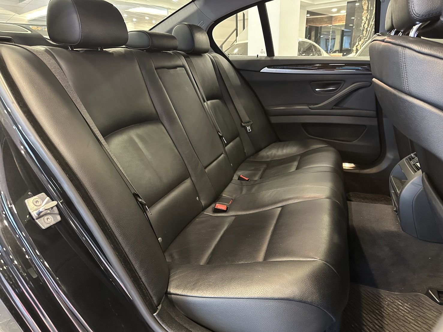 BMW 5-Series Sedan 520i