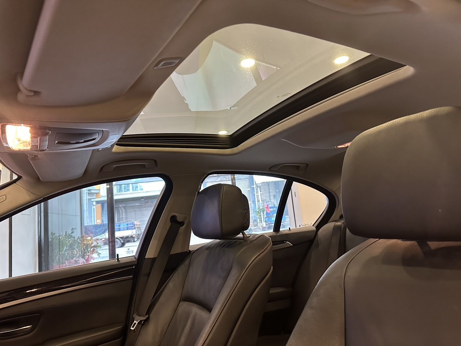 BMW 5-Series Sedan 520i