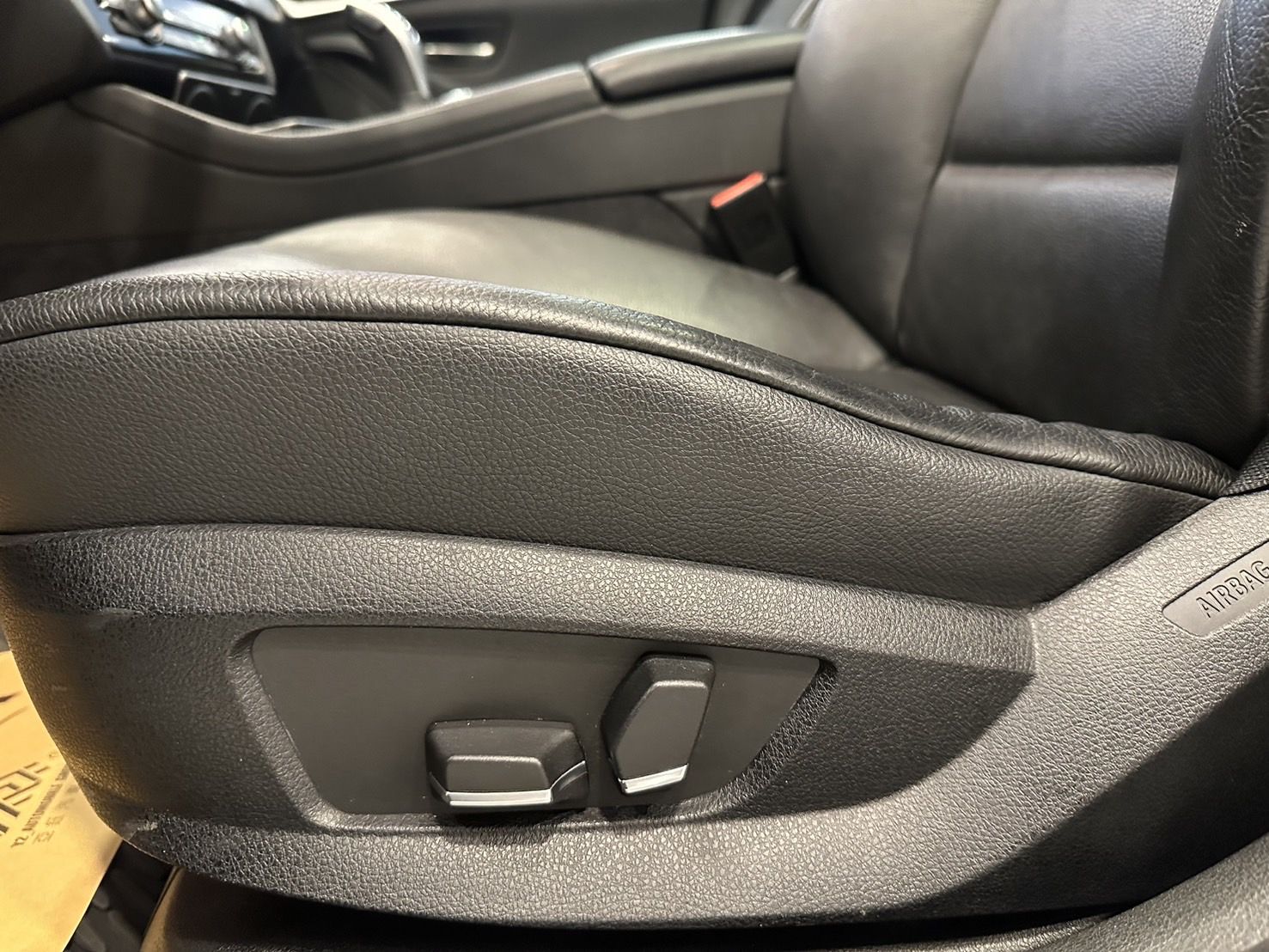 BMW 5-Series Sedan 520i