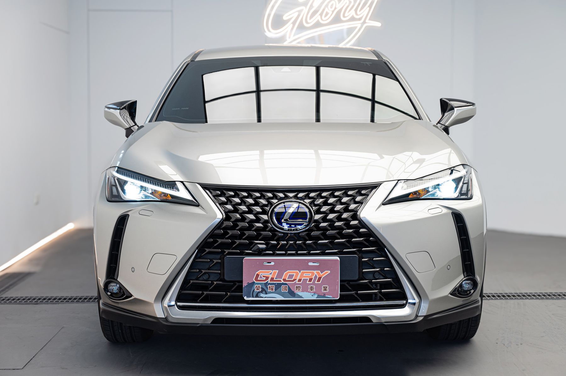 Lexus UX 2022年二手車89.8萬新北市-榮耀國際車業| 8891汽車