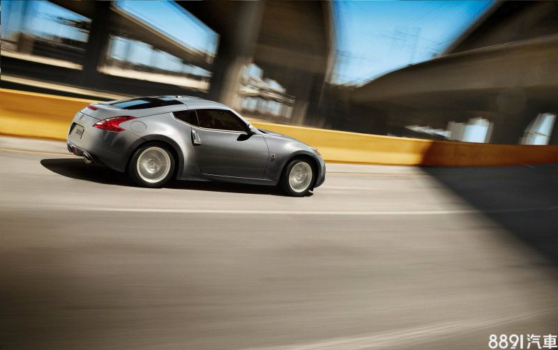2014年式NISSAN 370Z 以性能與實用性的絕妙平衡,滿足車主多方位使用的需求。 2014年式NISSAN 370Z 以性能與實用性的絕妙平衡,滿足車主多方位使用的需求。