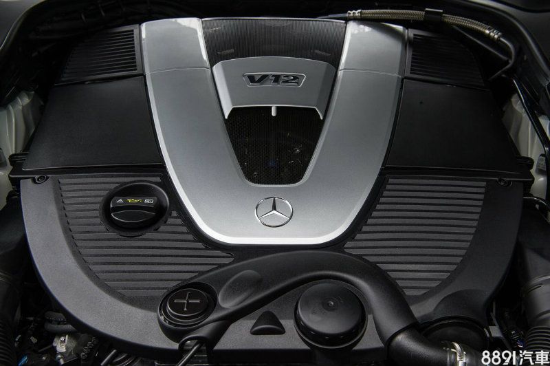 Mercedes-Maybach S 600 配置6.0升V12雙渦輪增壓缸內直噴引擎，符合歐盟六期環保標準。