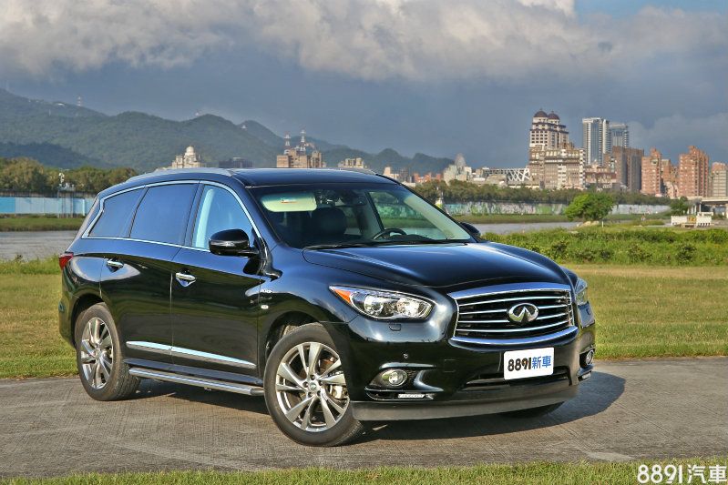 擁有Hybrid油電複合動力,QX60 Hybrid兼顧實用性格以及節能油耗。 擁有Hybrid油電複合動力,QX60 Hybrid兼顧實用性格以及節能油耗。