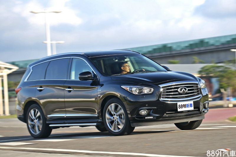 QX60 Hybrid行路性偏向舒適取向,保有相當濃烈的美式風格。 QX60 Hybrid行路性偏向舒適取向,保有相當濃烈的美式風格。
