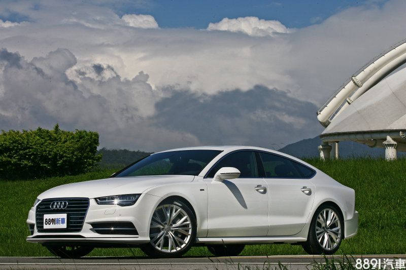 全車搭載S-Line套件的A7 Sportback 50 TFSI Quattro的,帥勁其來有自。 全車搭載S-Line套件的A7 Sportback 50 TFSI Quattro的,帥勁其來有自。