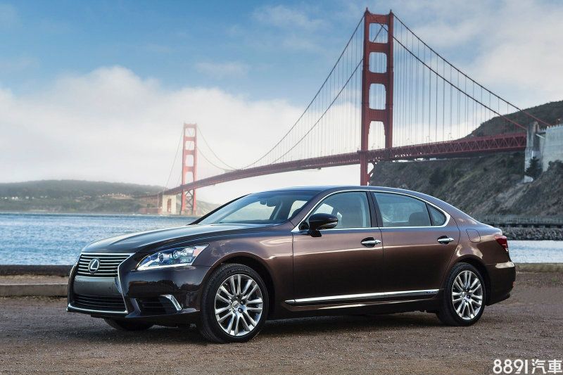 Lexus旗艦LS車系,汽油V8的LS460與油電複合動力的LS600h,加上長短軸與F Sport版本後價位分佈在367-679萬元間。 Lexus旗艦LS車系,汽油V8的LS460與油電複合動力的LS600h,加上長短軸與F Sport版本後價位分佈在367-679萬元間。