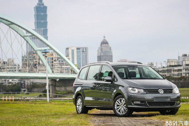此次試駕車型為Volkswagen Sharan330 TDI BMT Highline七人座車型，售價為新台幣179.8萬元。
