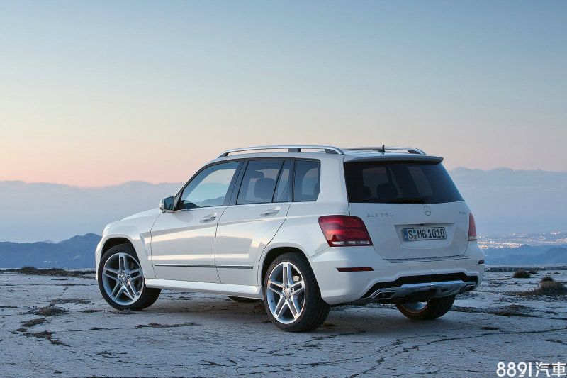 GLK的動態表現一如個性化外型,紮實剛健的行路表現也令人印象深刻。 GLK的動態表現一如個性化外型,紮實剛健的行路表現也令人印象深刻。