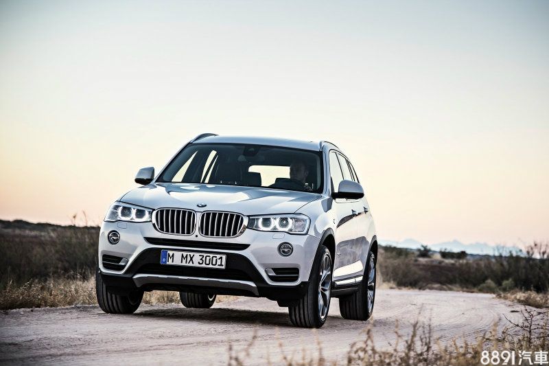 門當戶對的競爭者BMW X3,售價自224萬元到277萬元。 門當戶對的競爭者BMW X3,售價自224萬元到277萬元。