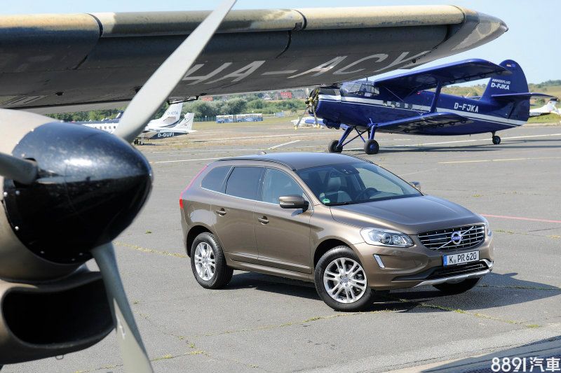 瑞典戰將Volvo XC60,汽柴油車型售價由198萬元至247萬元不等。 瑞典戰將Volvo XC60,汽柴油車型售價由198萬元至247萬元不等。