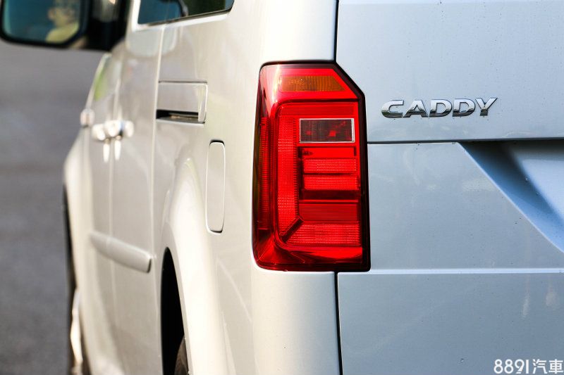 沒有出色的豐富配備、絢麗外型更沒有亮眼性能，109.5萬元的預算可選車型眾多，但Caddy Maxi的強項在於滿載7人依然充足的載物空間，難以雞蛋裡挑骨頭的本質，完全貫徹VW大眾用車的理念，優質表現得以滿足務實買家。