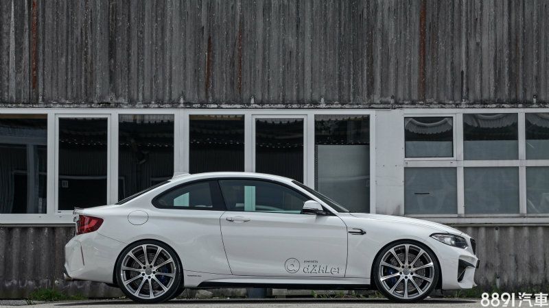 Dahler Design&Technik在國內知名度甚低,不過其在德國已有20年歷史,專精於BMW改裝。 Dahler Design&Technik在國內知名度甚低,不過其在德國已有20年歷史,專精於BMW改裝。