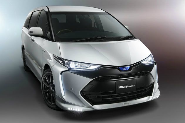 延續慣例,日本Toyota也同時推出TRD套件供選配,具空氣力學的外觀套件、運動懸吊設置、專屬19吋輪框等,可在經銷商處於購買時直接選購。 延續慣例,日本Toyota也同時推出TRD套件供選配,具空氣力學的外觀套件、運動懸吊設置、專屬19吋輪框等,可在經銷商處於購買時直接選購。