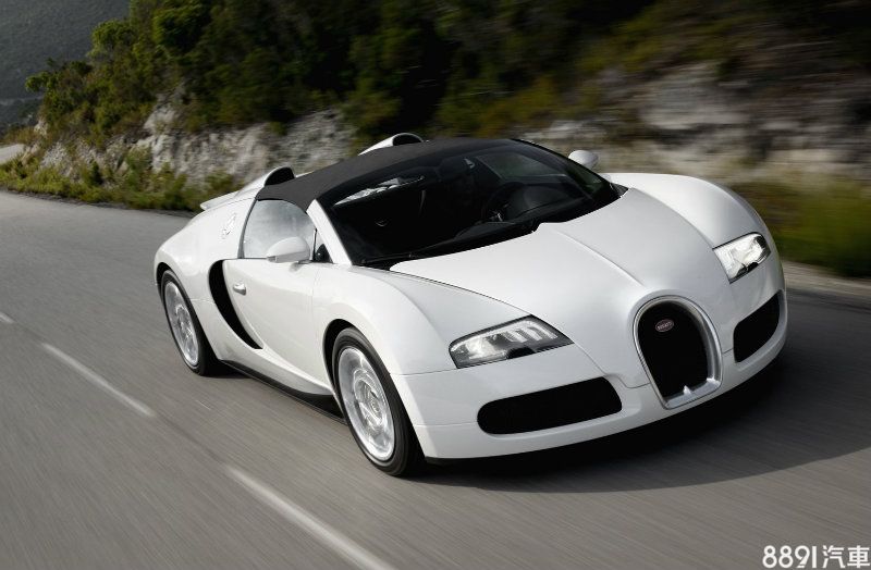 於2012年日內瓦車展亮相的Bugatti Veyron Grand Sport最大馬力為1001hp,並有127.5kgm的最大扭力,在當時成為最速敞篷,而後繼車Chiron尚未推出敞篷款,也因此讓850 6.0 Biturbo Cabrio成為目前世界最快雙門四座敞篷。 於2012年日內瓦車展亮相的Bugatti Veyron Grand Sport最大馬力為1001hp,並有127.5kgm的最大扭力,在當時成為最速敞篷,而後繼車Chiron尚未推出敞篷款,也因此讓850 6.0 Biturbo Cabrio成為目前世界最快雙門四座敞篷。