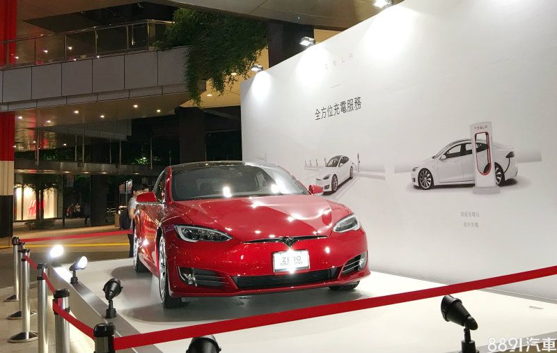 純電動汽車是指以車載電源蓄電池供應電能給馬達讓車輛前進,目前電動車龍頭以Tesla當之無愧,不過價格目前仍偏高,Tesla在台成立分公司之後,Model S報價約300萬元起跳,非一般民眾所能負擔。 純電動汽車是指以車載電源蓄電池供應電能給馬達讓車輛前進,目前電動車龍頭以Tesla當之無愧,不過價格目前仍偏高,Tesla在台成立分公司之後,Model S報價約300萬元起跳,非一般民眾所能負擔。