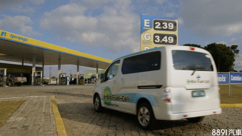 不過Nissan也已於8/4將此技術初步搭載於e-NV200原型車上,並陸續在巴西先進行道路測試,原廠也表示乙醇生物燃料電池車的續航力可達600km,待此技術成熟穩定,也期望能早日進入並普及於生活當中。 不過Nissan也已於8/4將此技術初步搭載於e-NV200原型車上,並陸續在巴西先進行道路測試,原廠也表示乙醇生物燃料電池車的續航力可達600km,待此技術成熟穩定,也期望能早日進入並普及於生活當中。