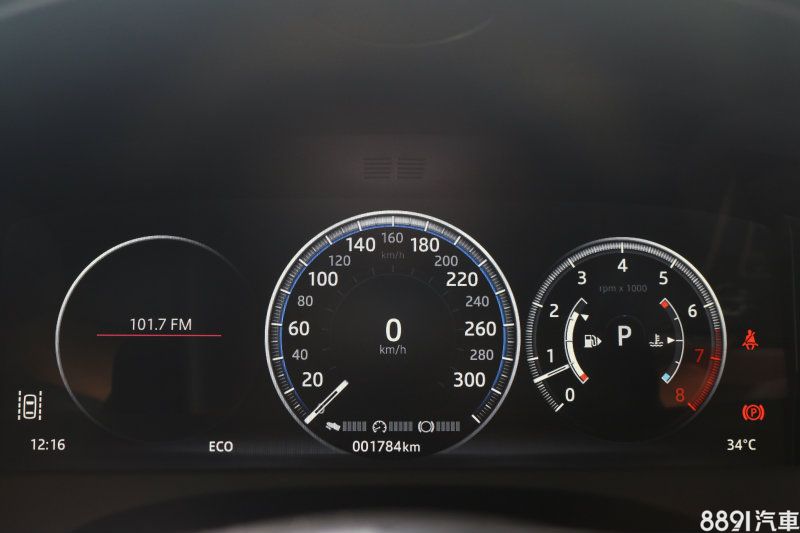 12.3吋液晶儀錶在一般XF上無法享用,其會依行車模式作出兩種顯示方式調整,辨識度與科技感都沒問題,只是既然為全液晶設計,或許資訊顯示方式可以更花俏絢麗一些。