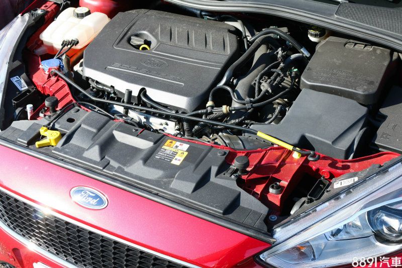 此具1.5升EcoBoost引擎可輸出180hp24.5kgm的最大動力，在渦輪直噴以及雙獨立可變汽門正時技術的挹注下，1600～5000rpm均能提供最大扭力，提供不錯的中低速反應。