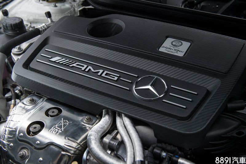 身為性能代表的AMG CLA 45 4Matic、AMG CLA 45 4Matic Shooting Brake配置2.0升直4渦輪增壓汽油引擎,可發揮出381hp/ 48.5kgm之最大輸出。