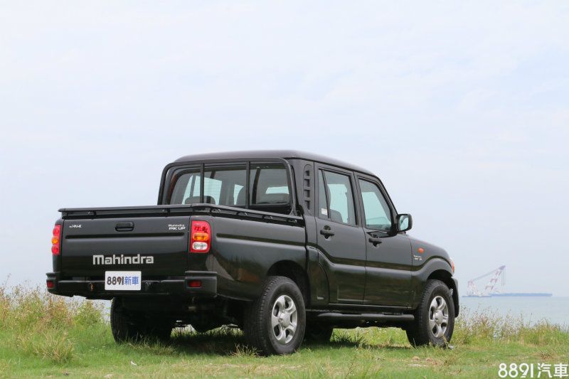 台灣市場部分由連年發貿易取得總代理權，目前Mahindra Pik Up共推出兩個版本共有二驅與四輪驅動車型，二驅版本售價為85.8萬元，四驅版則是95.8萬元，其又有2人座與4人座可選擇，兩款皆配置2.2升L4柴油渦輪引擎與5速手排，預計於今年11月將舉辦記者會正式上市。