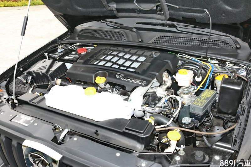 引擎採用2.2升L4柴油渦輪引擎，配置在4WD車型上，在一般道路行駛上，算是夠用，進入爬坡段時，雖有重拖無力的狀況，但只需退檔，加重油門力道，稍可補足動力上的不足。