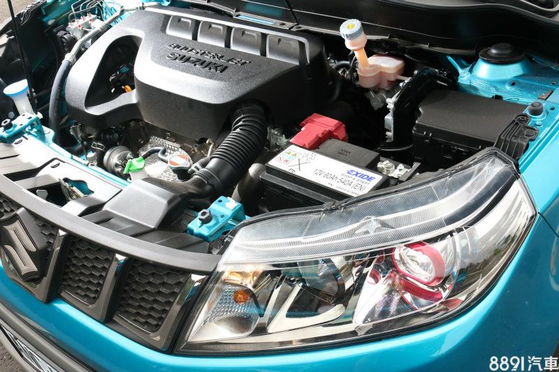 Vitara S AllGrip採用代號K14C的新世代1.4升L4 Turbo引擎,運用缸內直噴技術,擁有140hp/5500rpm、22.4kgm/1500~4000rpm的最大輸出,入門款配置則是1.6升自然進氣動力,最大輸出為117hp/15.9kgm,兩種型式均搭配六速手自排。(內部詳盡介紹可點選圖片連結引擎科技篇)